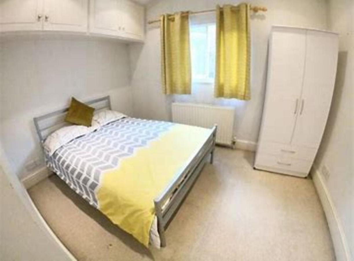Hemel Short Stay เฮเมลเฮมพ์สเตด ภายนอก รูปภาพ