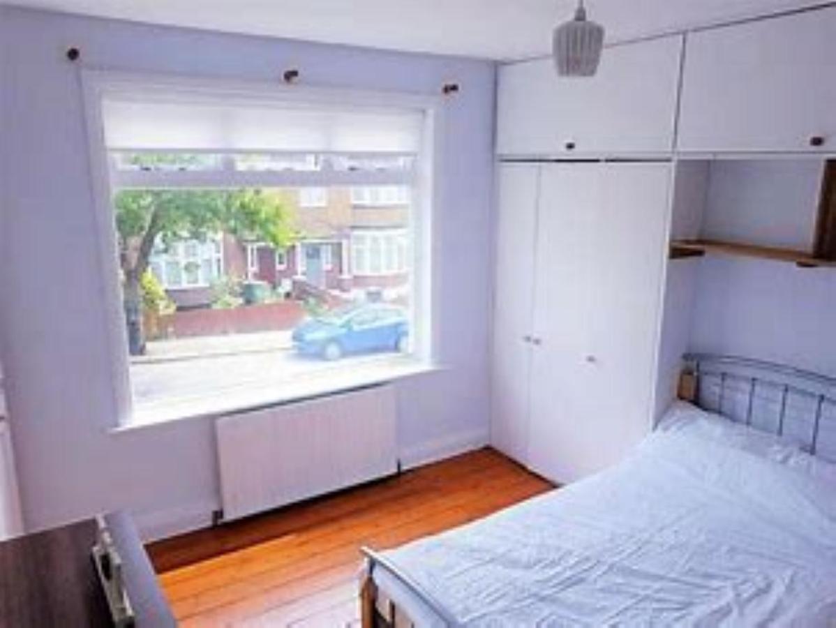 Hemel Short Stay เฮเมลเฮมพ์สเตด ภายนอก รูปภาพ