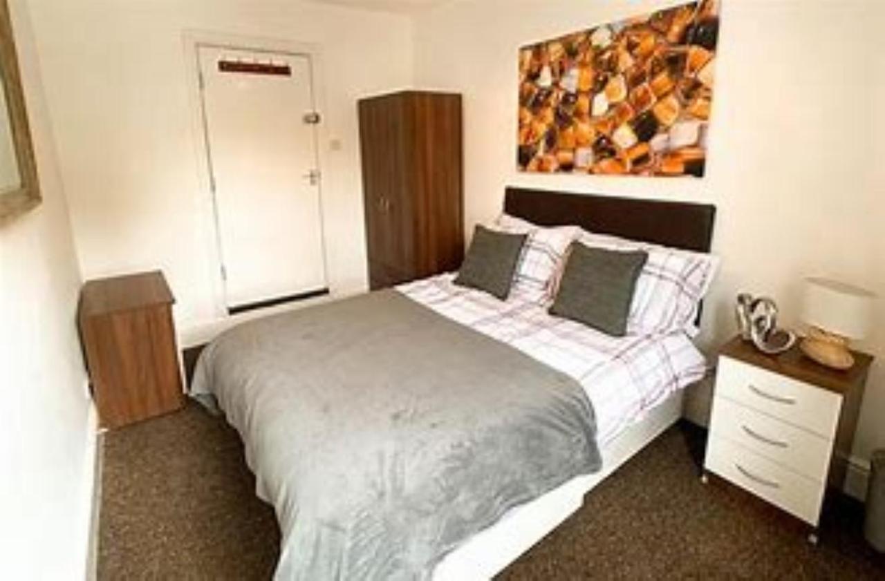 Hemel Short Stay เฮเมลเฮมพ์สเตด ภายนอก รูปภาพ